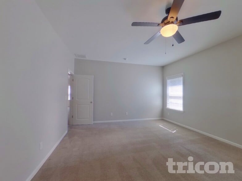 Building Photo - 2610 Andes Dr