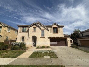 Building Photo - 893 Equinox Loop