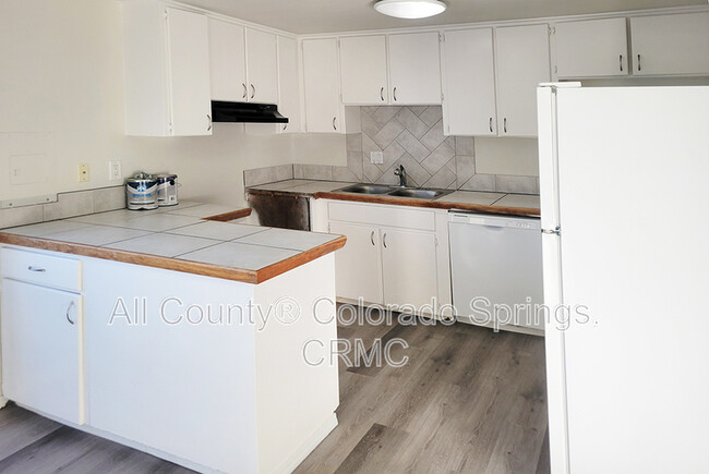 Building Photo - 1237 Chiricahua Dr