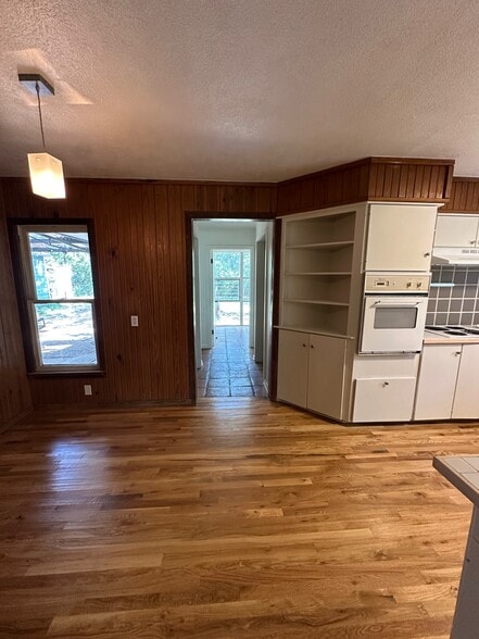 Kitchen/dining - 1213 Lindsey Street