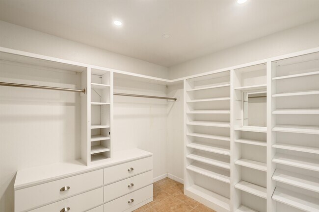 Building Photo - 107 Timber Rock Dr