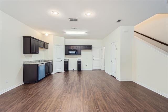 Building Photo - 1320 Lakecrest Ln