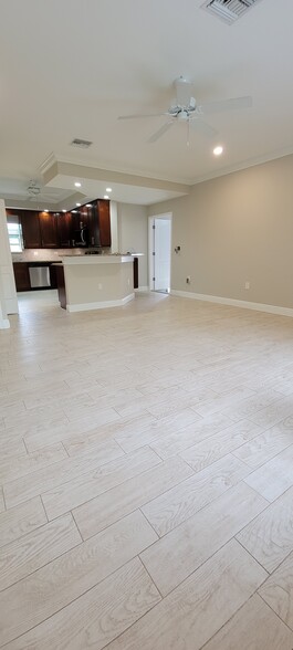 Large Great Room - 15228 73rd Ter N