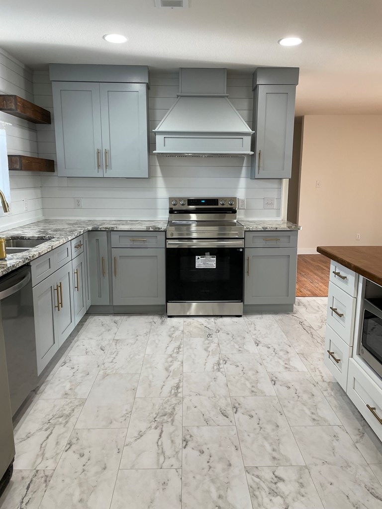 Building Photo - 311 SW 10th St