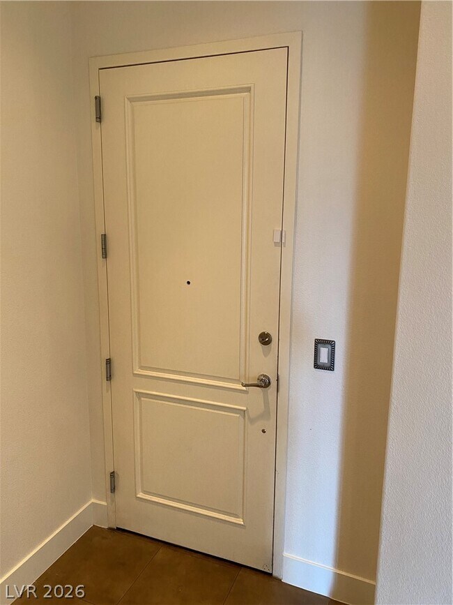 Building Photo - 62 E Serene Ave