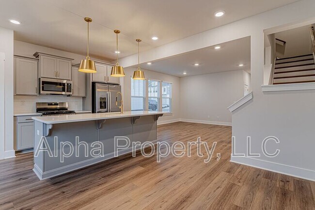 Building Photo - 511 Harebell Wy