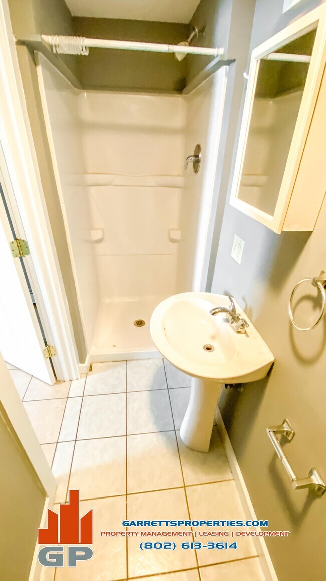 Building Photo - 5 Spaulding St