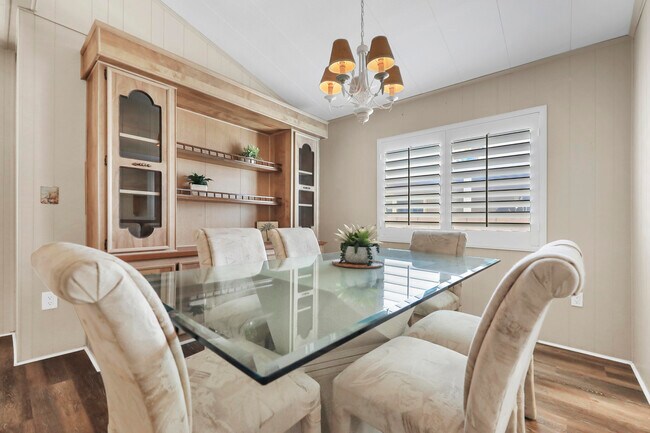Building Photo - 74647 Azurite Cir E