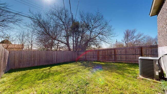 Building Photo - Amazing Duplex in Harker Heights with stained concrete flooring!