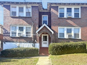 Building Photo - 904 3rd St W