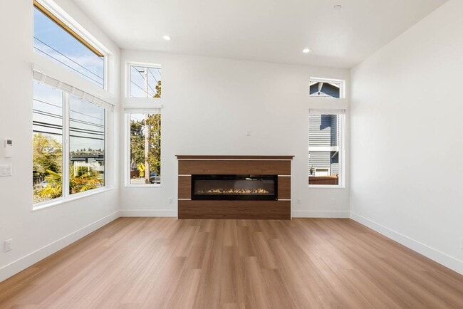 Building Photo - 108 6th St South