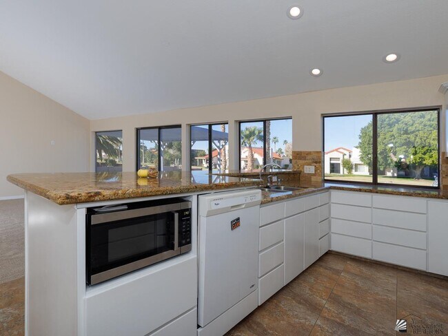 Building Photo - 12538 E Del Rico