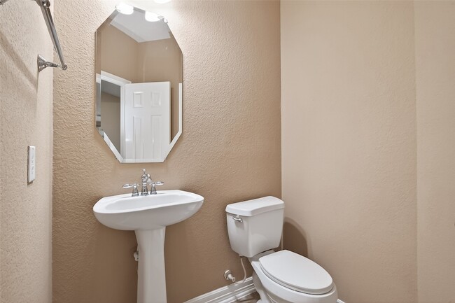 Building Photo - 21103 Falcon Creek Ct
