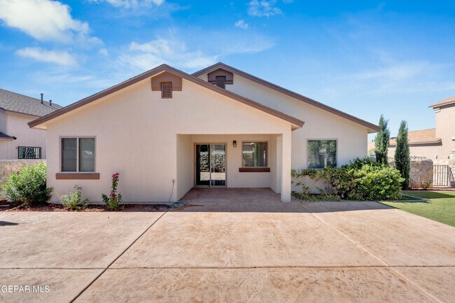 Building Photo - 803 Luisa St