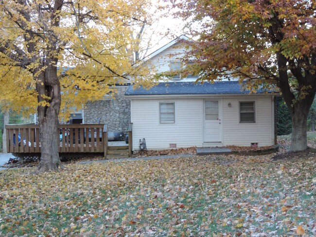 Building Photo - 396 Chilesburg Rd