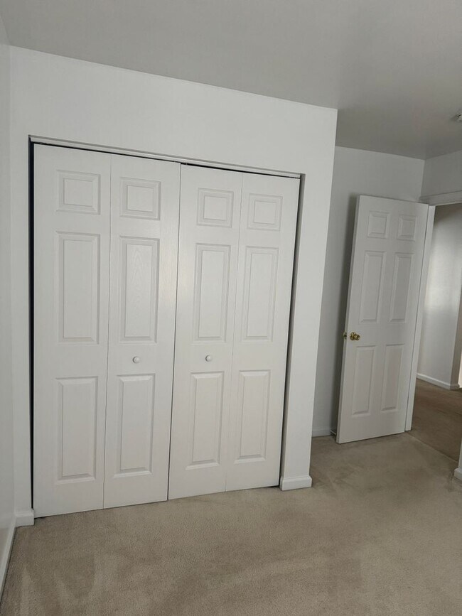 Building Photo - 809 Rockwood Dr