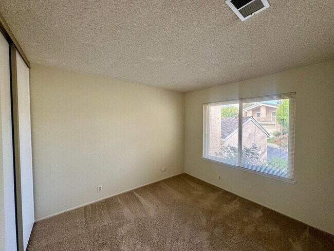 Building Photo - Nice Two-Story Unit with Attached Garage a...