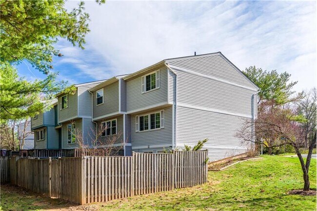 Building Photo - 1682 Harvest Green Ct