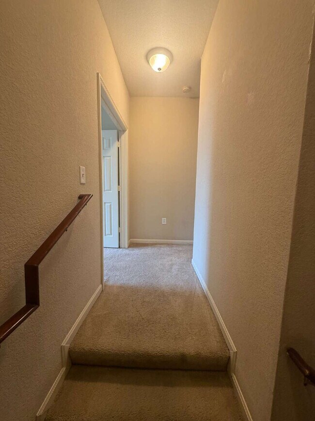 Building Photo - Luxurious 3-Bedroom Condo in Panama City, FL with Spacious Layout and Modern Amenities!