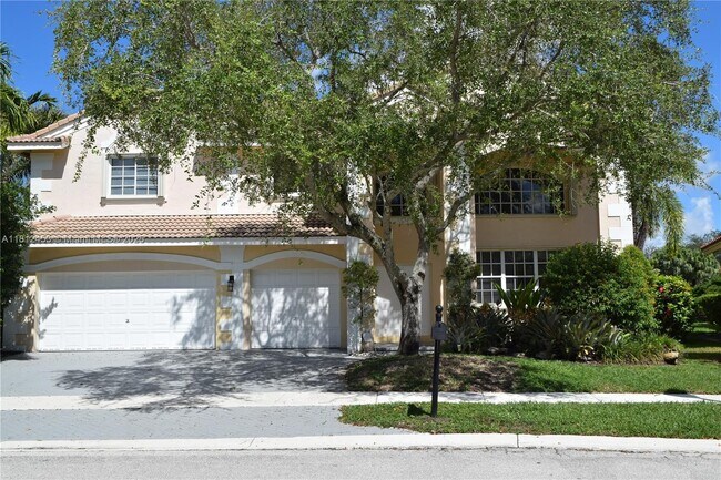 Building Photo - 991 Crestview Cir