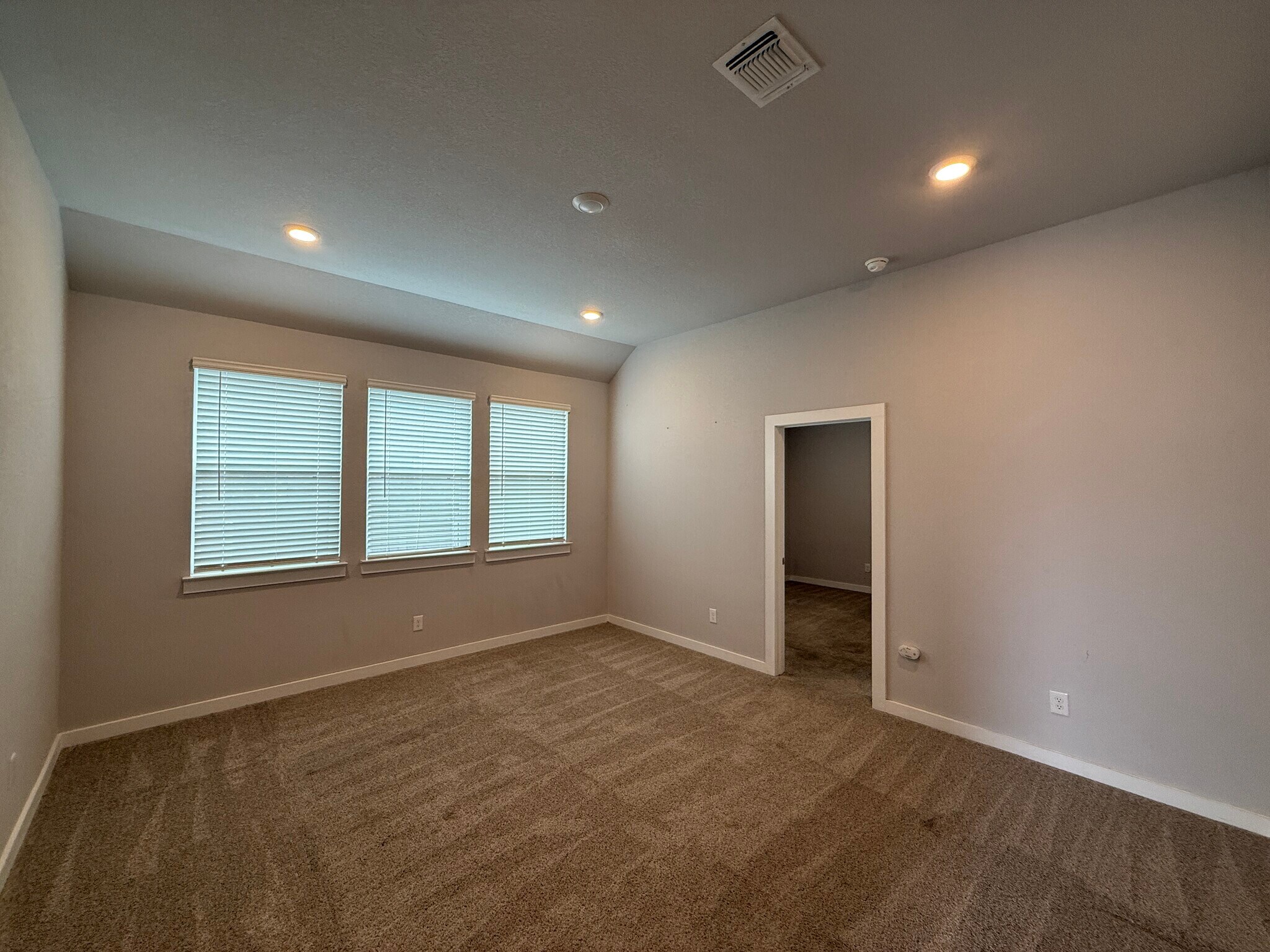Building Photo - 18300 Emu Ln