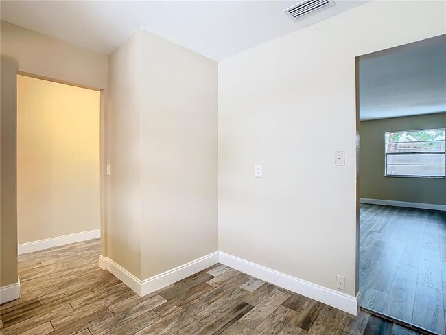Building Photo - 1612 Fox Run Dr
