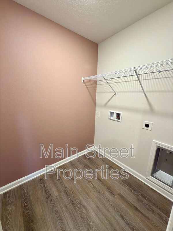 Building Photo - 5260 Peach Dr