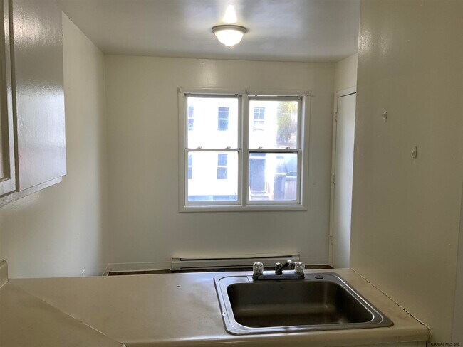 Building Photo - 301 3rd St