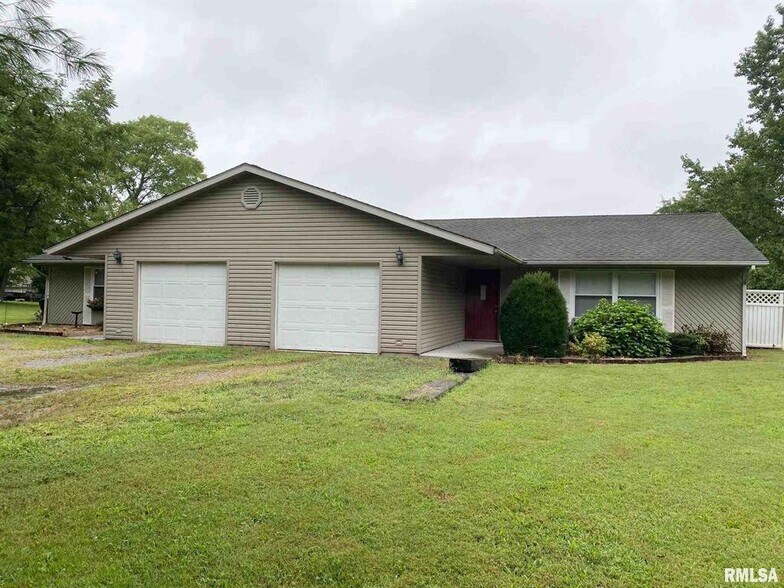 Building Photo - 5443 Country Club Rd