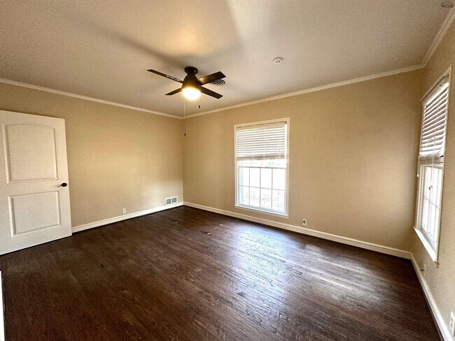 Building Photo - 2409 Ellingham