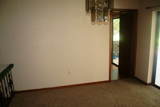 Building Photo - EXCELLENT 3/2/2 POOL HOME – 1,658 SQ FT!