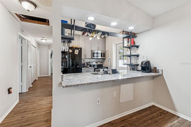 Building Photo - 2101 W Cherry St