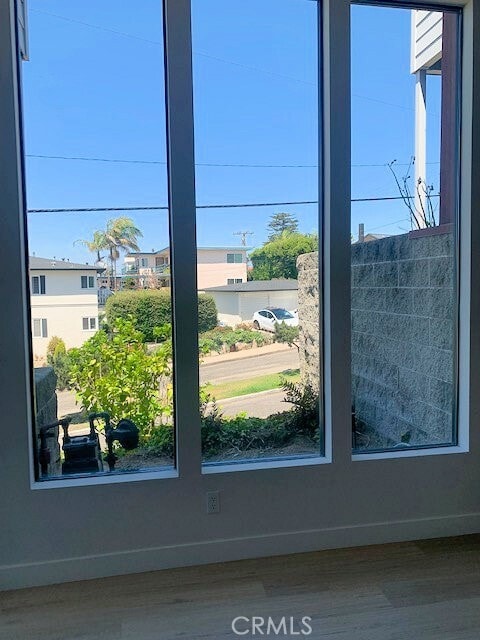Building Photo - 404 Calle Miramar
