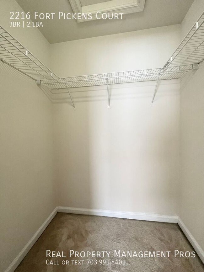 Building Photo - 2216 Fort Pickens Ct