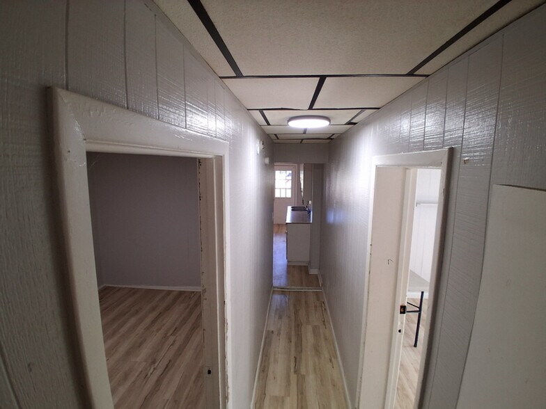 Building Photo - 67 Railroad St