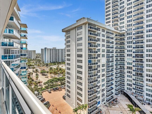 Building Photo - 3430 Galt Ocean Dr