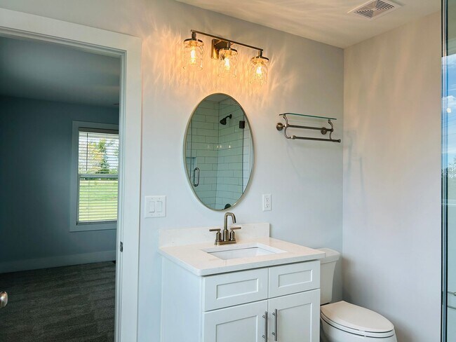 Building Photo - Stunning 4 bedroom 2.5 bath near Downtown Newnan! Must see!