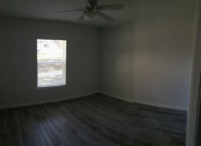 Building Photo - 49 Hemlock Radial