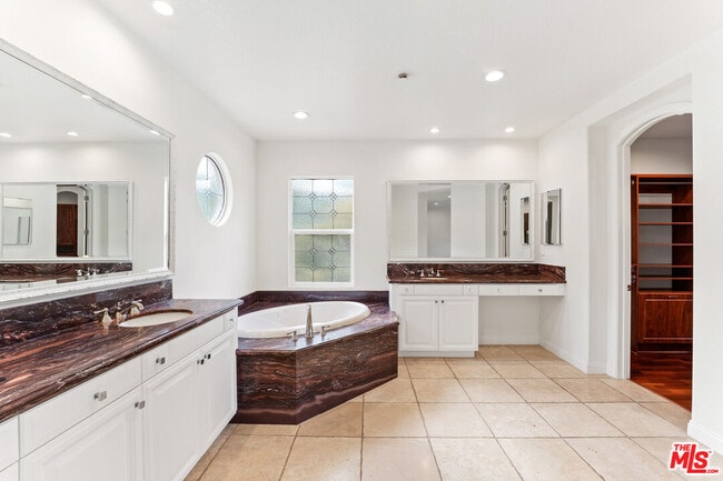 Building Photo - 1952 Hazel Nut Ct