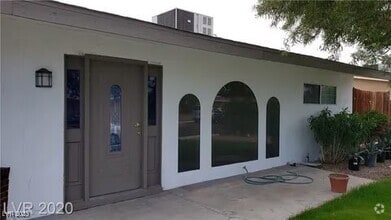 Building Photo - 910 Sahara Way