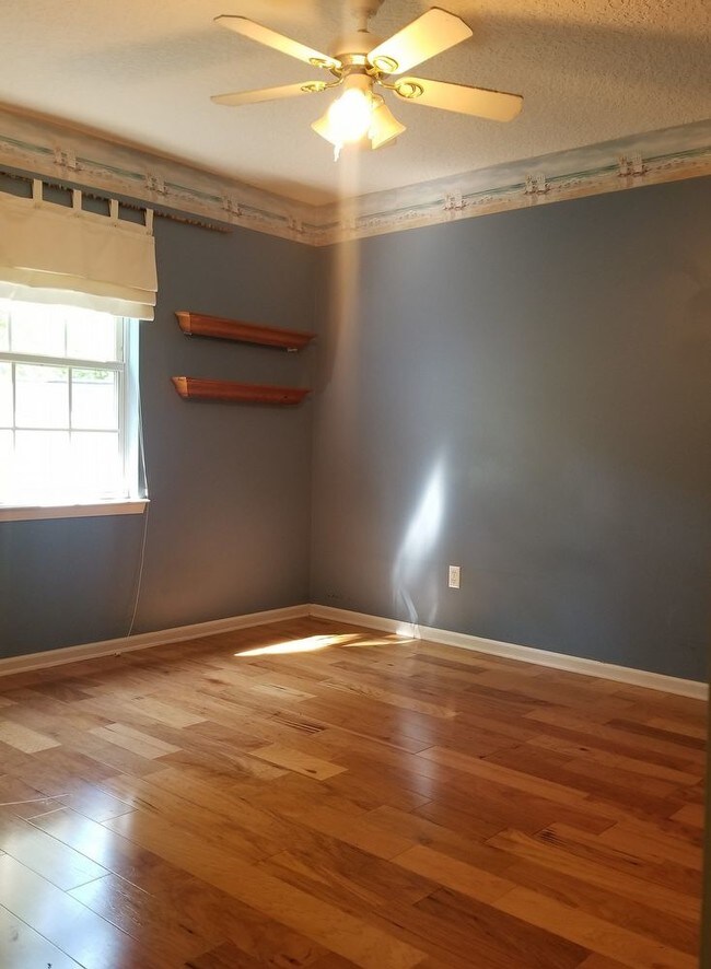 Building Photo - LEASE PENDING  8708 Castaway Cove Ct.