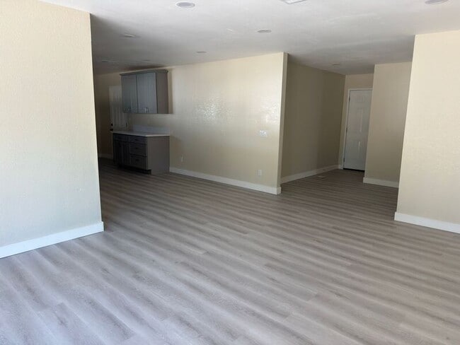 Building Photo - 17424 Seville Ct