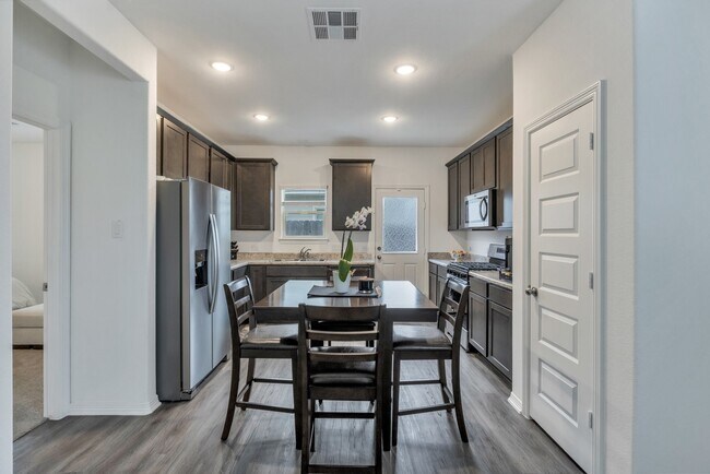 Building Photo - 16751 Rover Ln