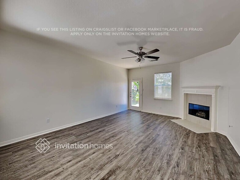 Building Photo - 411 Drake Ln