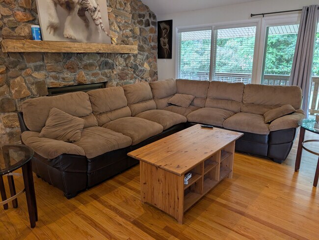 Building Photo - Room in Single Family Home on Ranson Rd