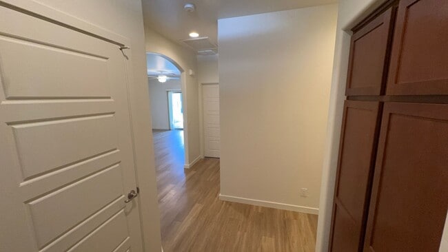 Building Photo - 2350 S Olivewood