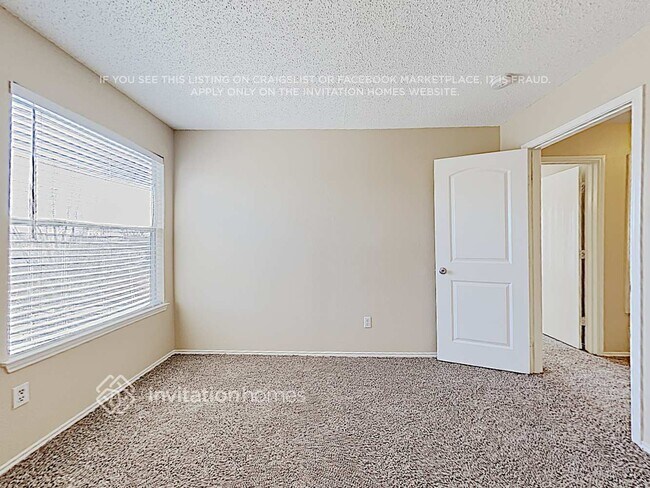 Building Photo - 1304 White Dove Ln