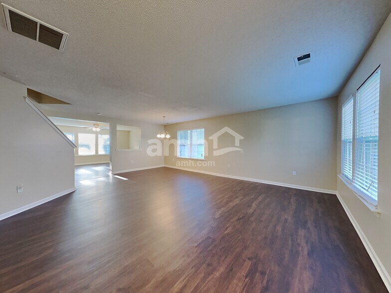Building Photo - 439 Annaberg Ln