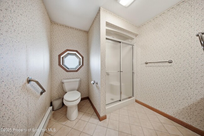 Building Photo - 612 Philo St