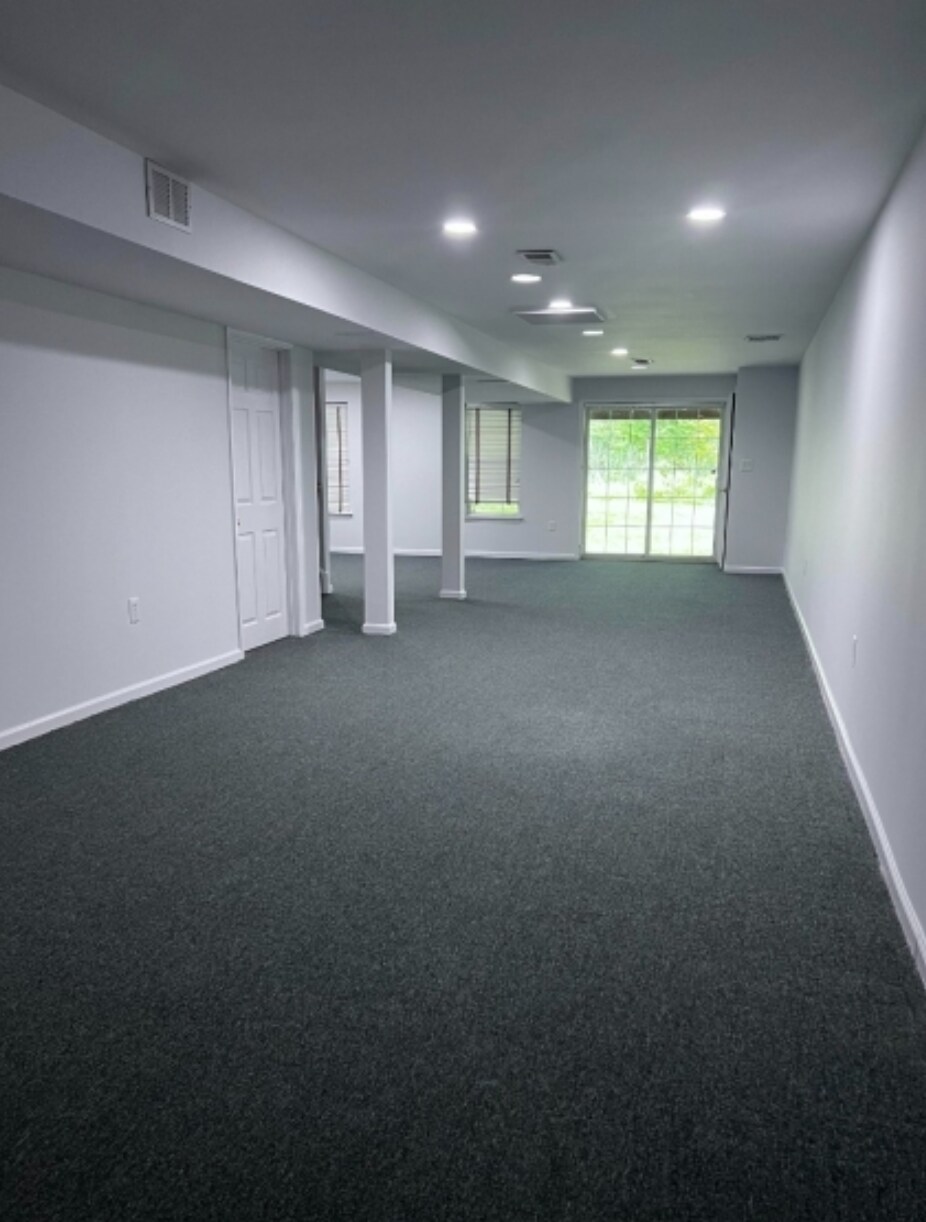 Building Photo - 128 Constitution Way